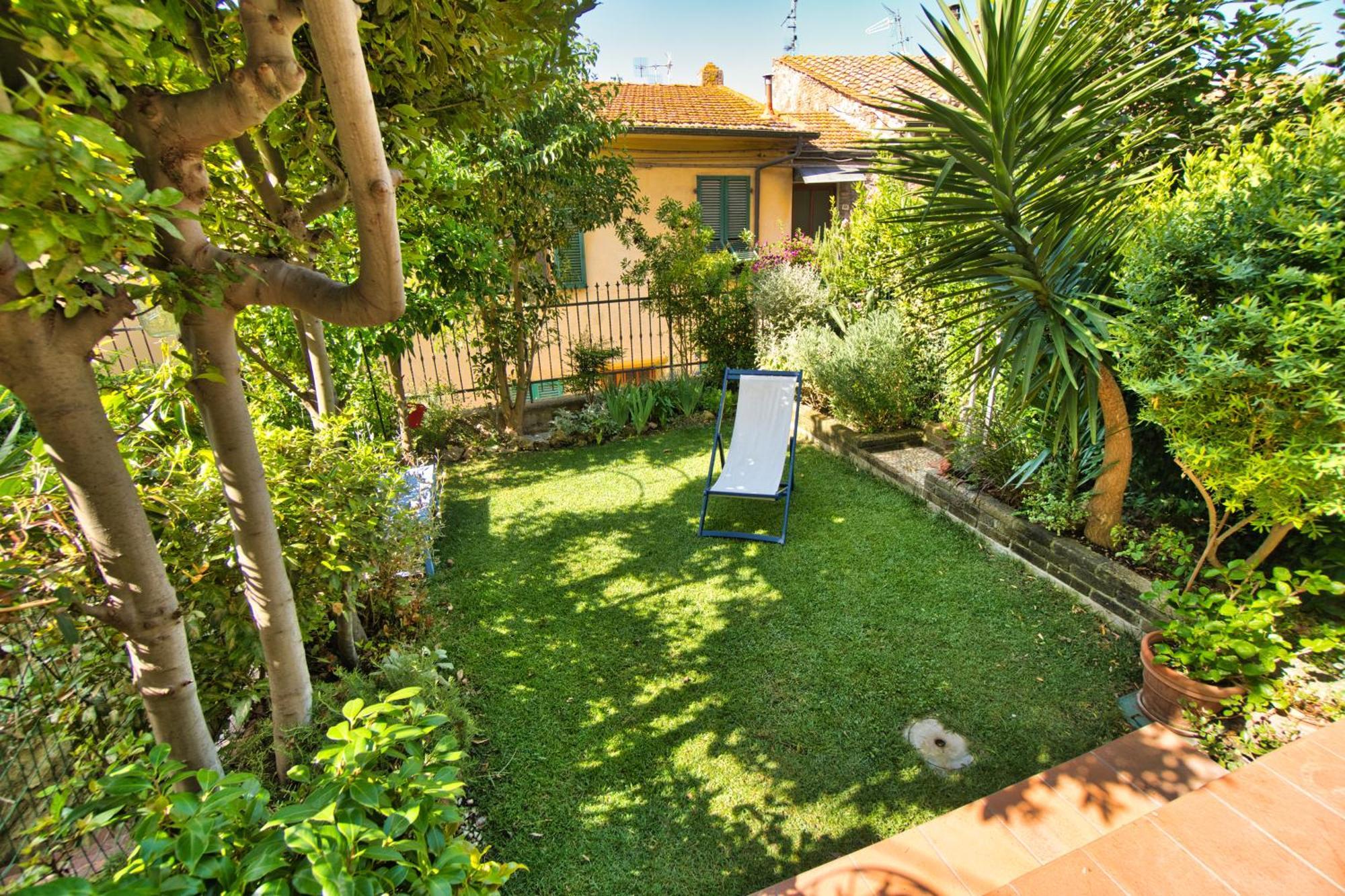 Villa La casa nel castello e il giardino segreto Suvereto Esterno foto